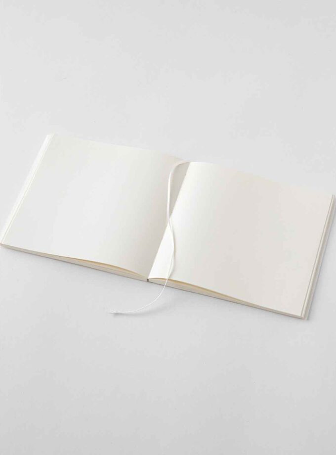 15347006-simeiomatario-tetragono-notebook-MD-Cottong-Square-Midori-MD-Paper-Art&Colour-Open