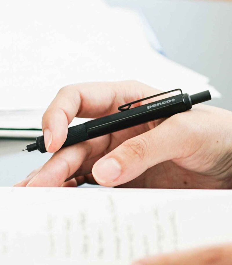 mixaniko-moluvi-sxediou-Drafting-Writer-Penco-Art&Colour---in-hand