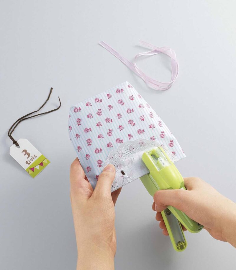 Needleless Stapler-Harinax-Kokuyo-Art&Colour-Crafts Stapling